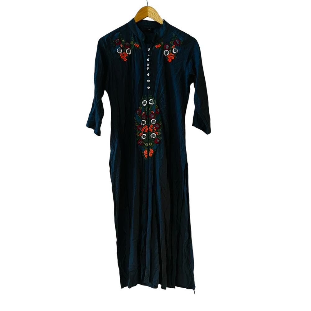 Embroidered Floral Three Quarter Sleeve Side split Top Size M Medium Gray Multi - Picture 1 of 6